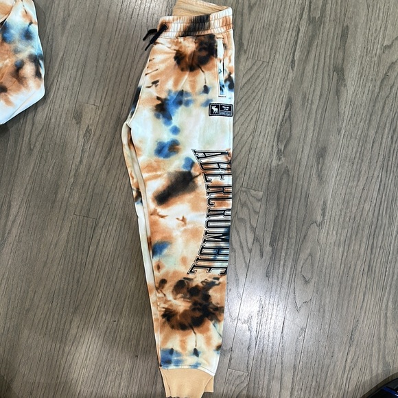 USED ABERCROMBIE SWEATSUIT SOLD AS (FULL SET ONLY KIDS SIZE 11/12 - Picture 5 of 9